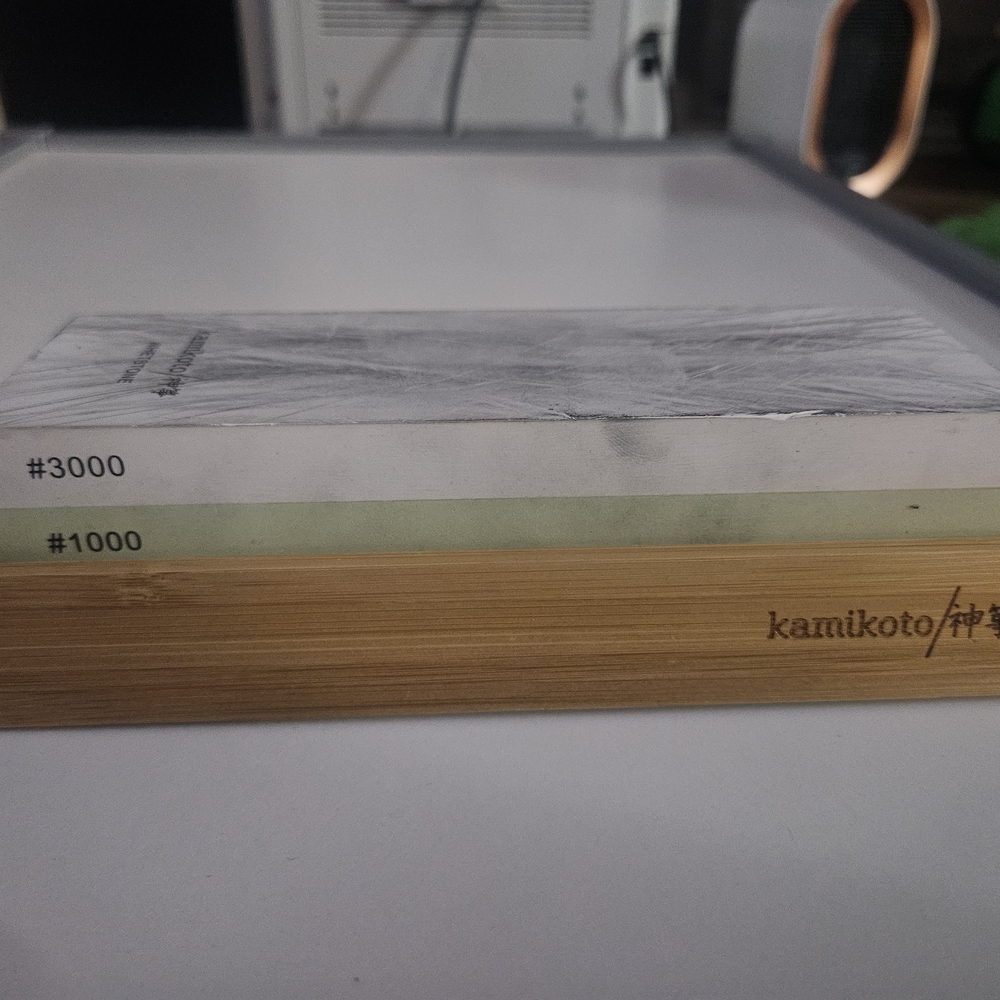 Kamik Dual-Sided Sharpening Stone - White and Green